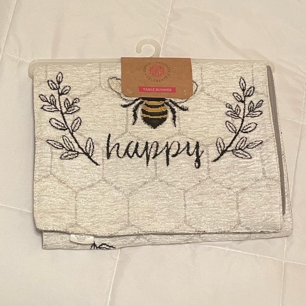 Bee happy table runner